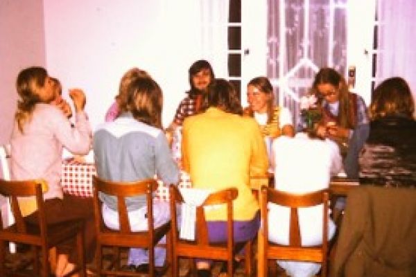 community-house-dining8DA5ABD5-6D03-0E30-B38B-B8F701BF3732.jpg