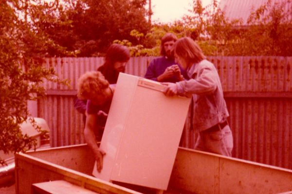 moving-houseD410F60A-4CAC-4D58-6204-BBE35B052C2E.jpg