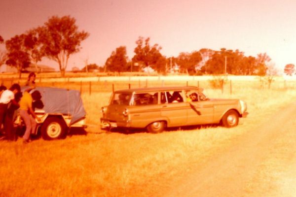 outreach-dec1977-leaving-wallawalla-to-ywam-outreach-canberra4FF584D4-4D84-393C-EB14-D66D8301628F.jpg